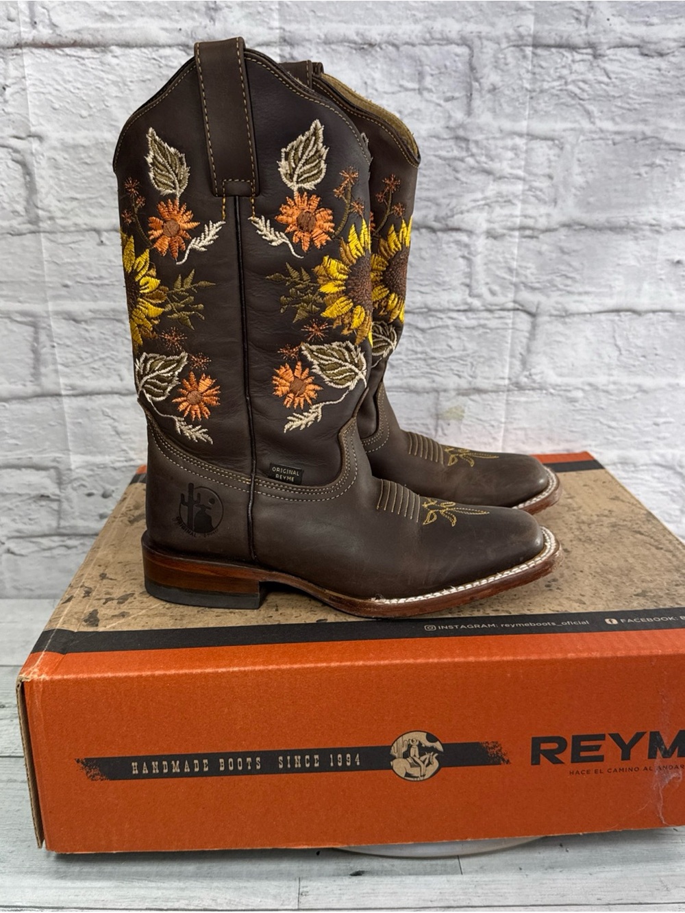 Reyme Brown Embroidered Leather Western Boots - women’s